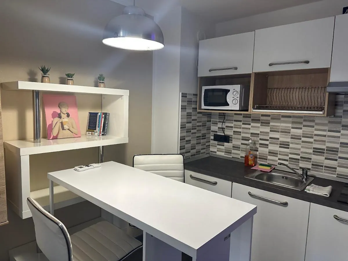 Feel - Vivid Apartment Bergamo 0*,
